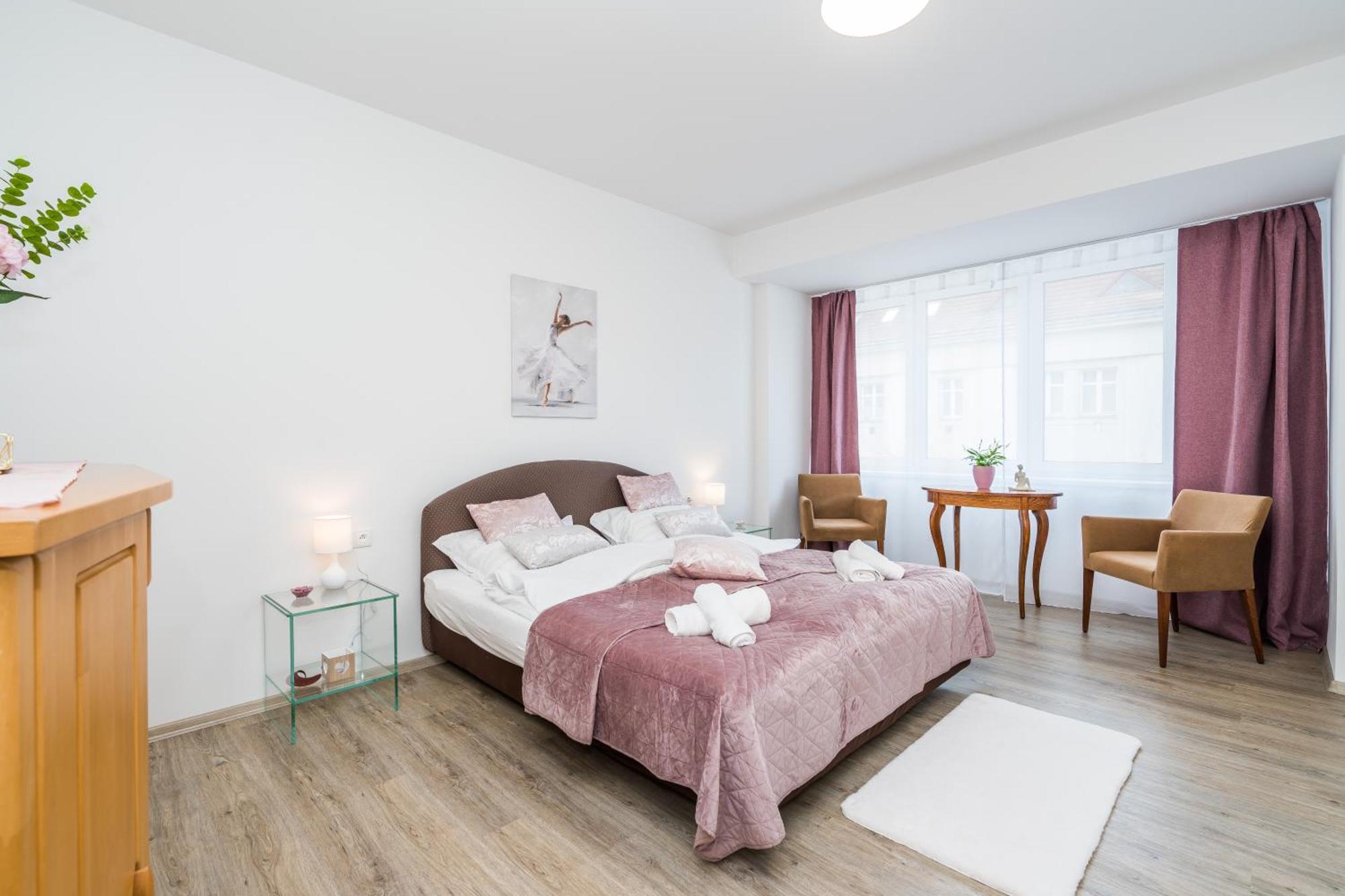 Perla Hradce 202 Apartman Hradec Králové Kültér fotó