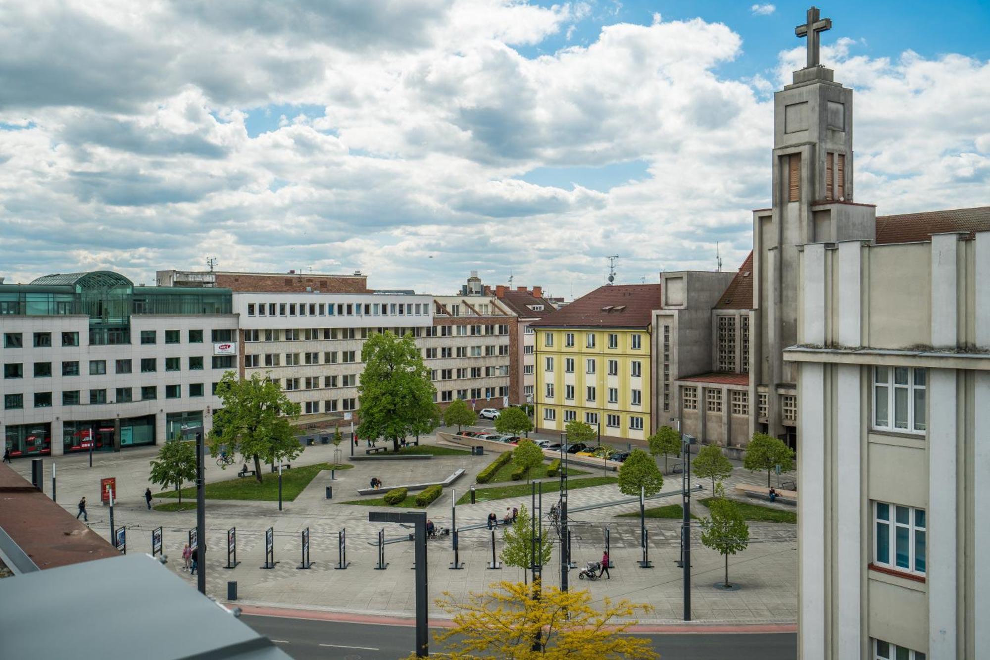 Perla Hradce 202 Apartman Hradec Králové Kültér fotó